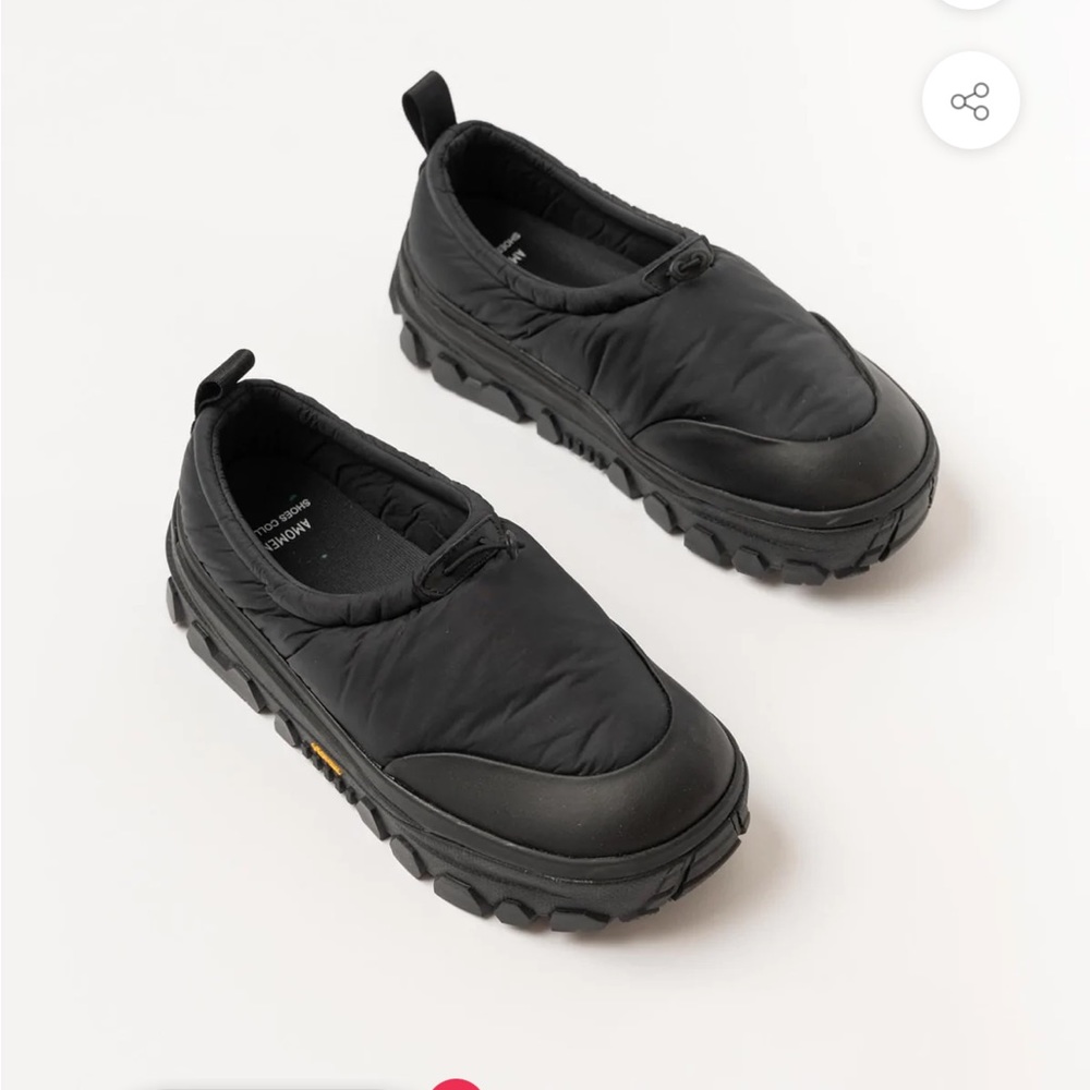 AMOMENTO VIBRAM PADDED SLIP ON SHOE IN BLACK size 37.